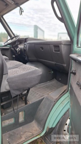 Samochód LUBLIN II 3322 2,4 